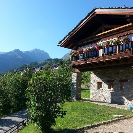 Les Combes Hotel La Salle Luaran gambar