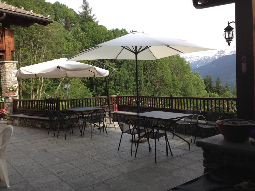 Les Combes Hotel La Salle Luaran gambar