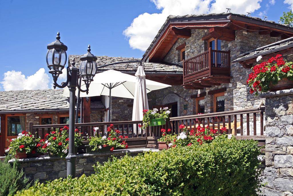 Les Combes Hotel La Salle Luaran gambar