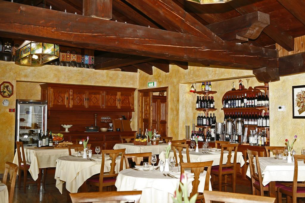 Les Combes Hotel La Salle Luaran gambar