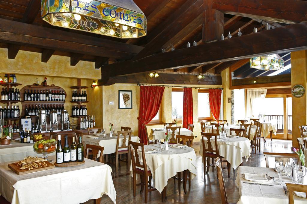 Les Combes Hotel La Salle Luaran gambar