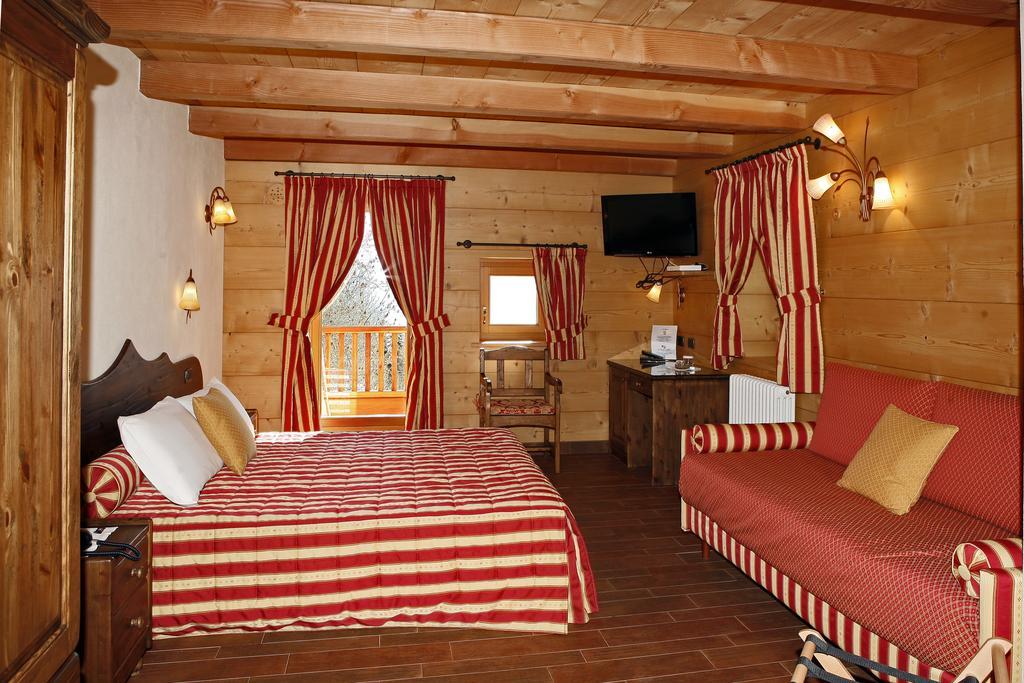 Les Combes Hotel La Salle Luaran gambar