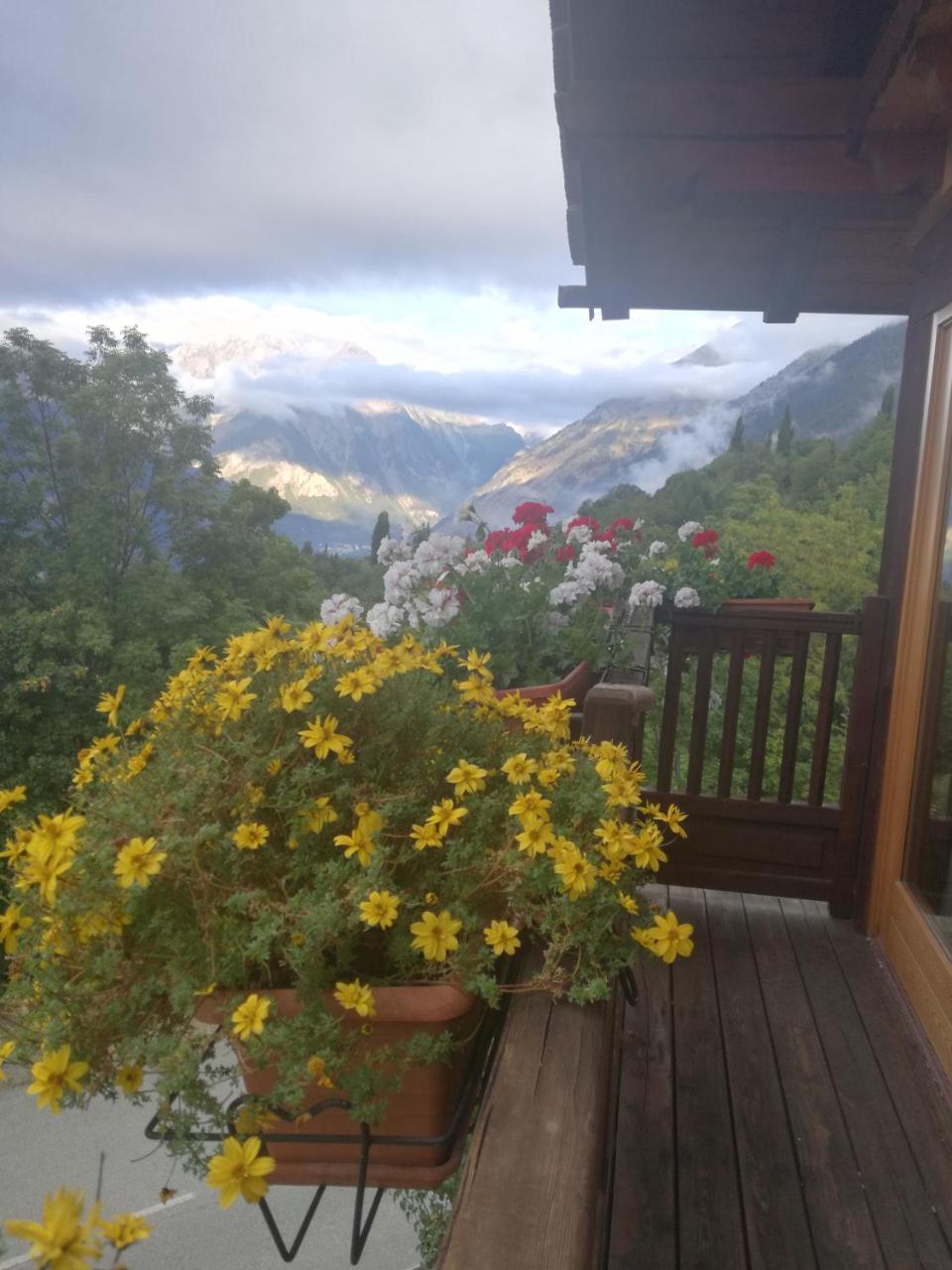 Les Combes Hotel La Salle Luaran gambar