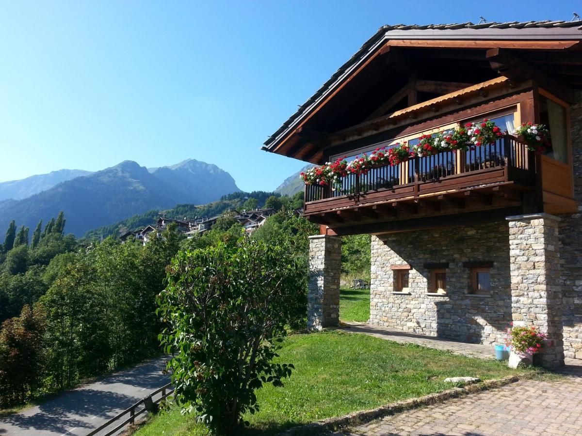 Les Combes Hotel La Salle Luaran gambar